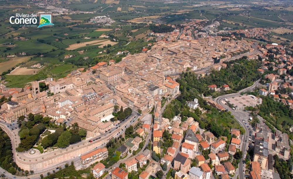 Osimo Nel Cuore Del Centro, Free Wi-Fi E Netflix Apartman Kültér fotó